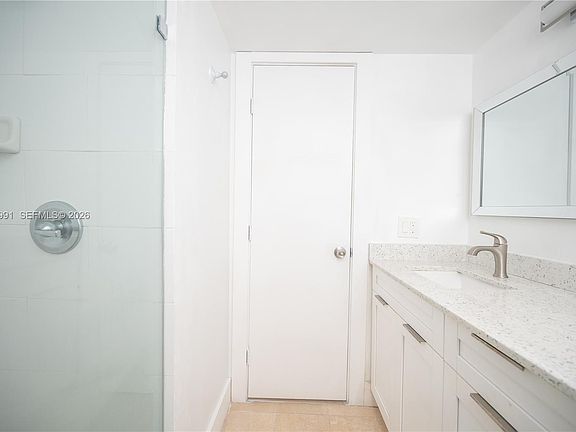 4th image of 500 NE 26th St APT 5D