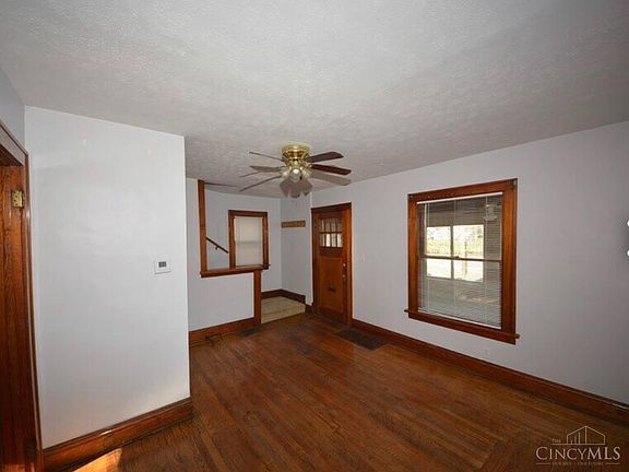 3rd image of 4546 Leo St