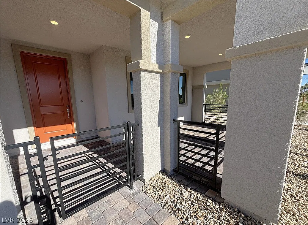 3 bed, 2.5 bath, 1927 sqft, $2,950 — Photo 4