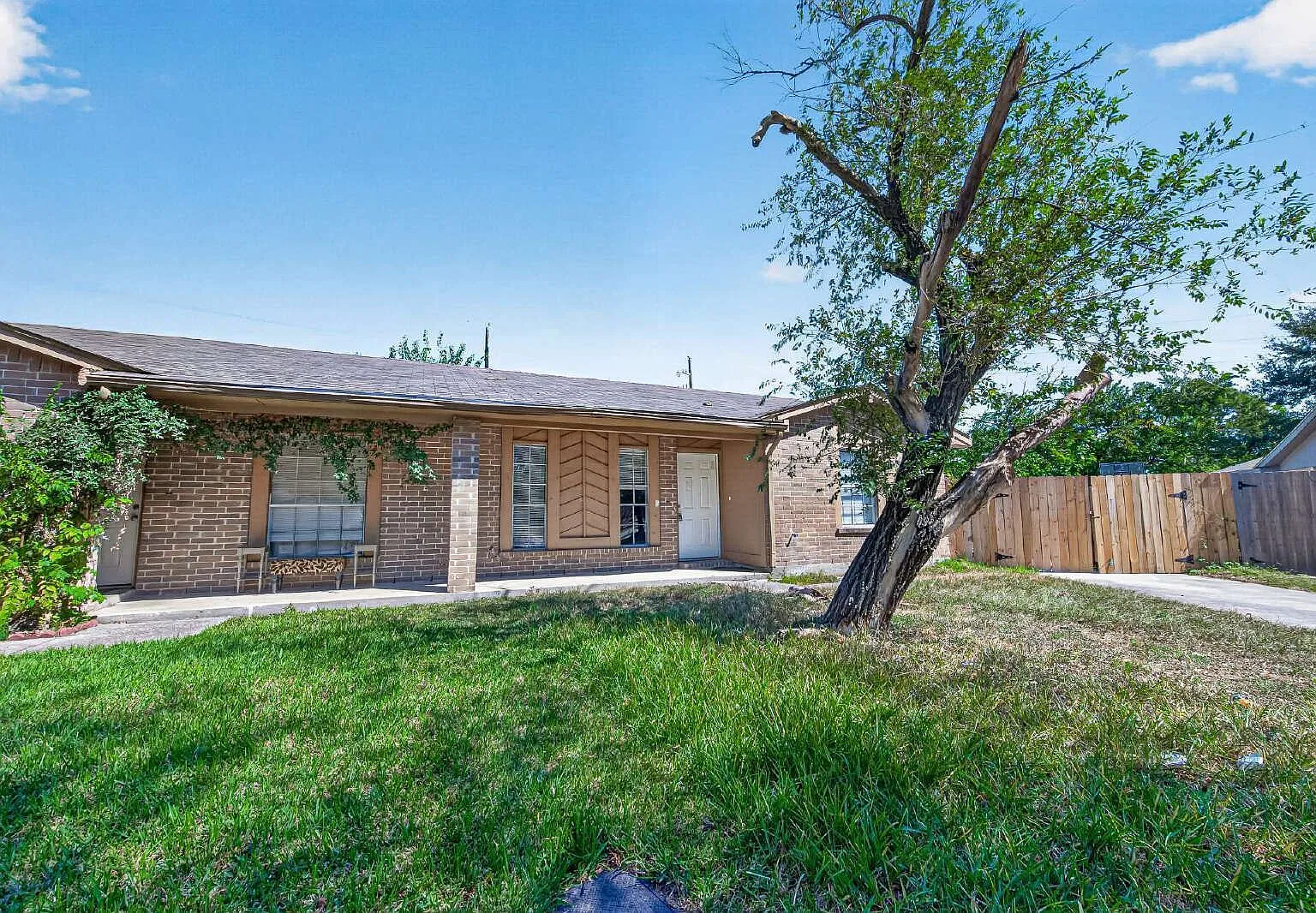 4 bed, 2.0 bath, 1680 sqft, $1,450 — Photo 3