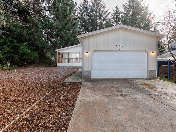 2nd image of 559 NW Estate Dr