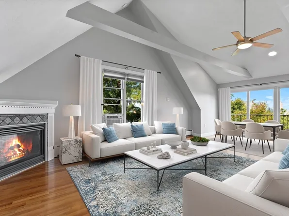 11 Thomas Park APT 5, South Boston, MA 02127