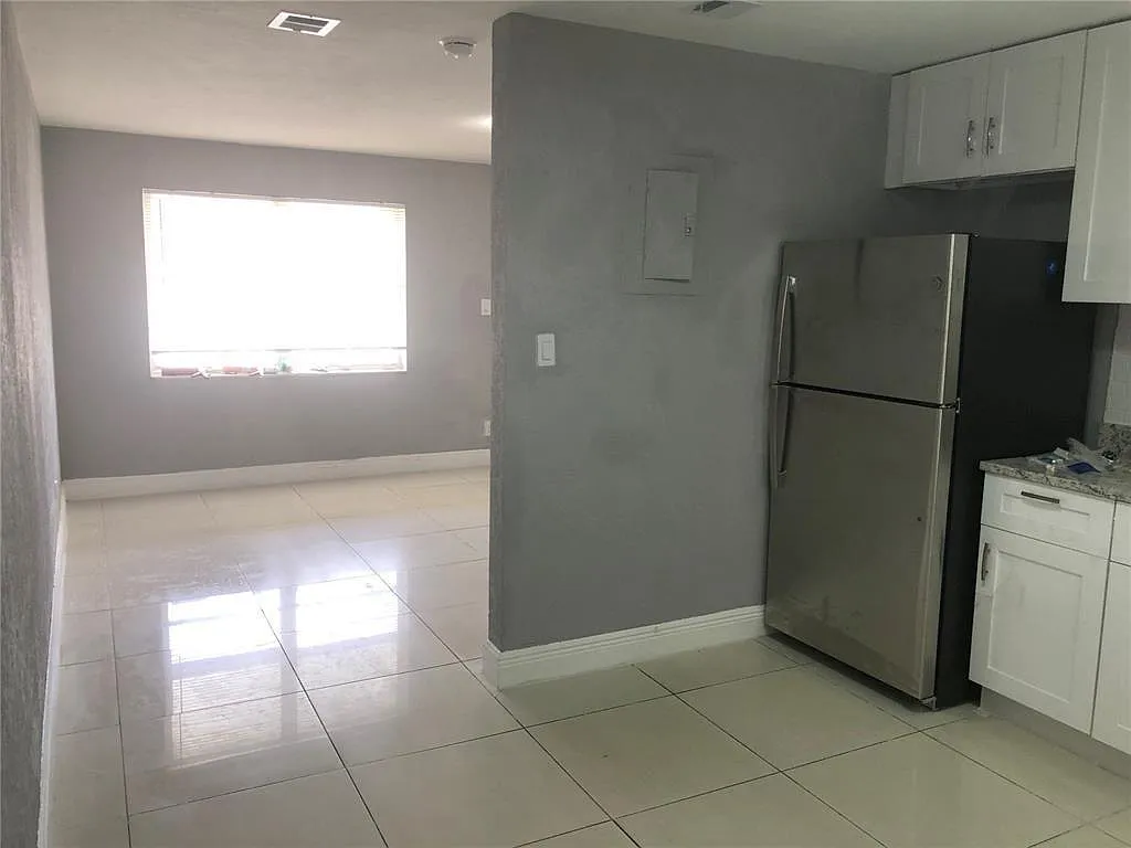2 bed, 1.0 bath, 850 sqft, $1,950 — Photo 3