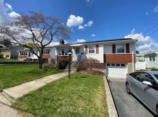 15 Cleveland Rd, Watertown, MA 02472