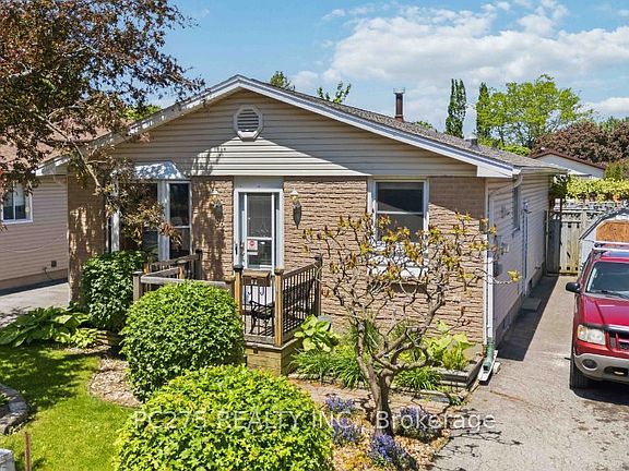 2nd image of 82 Muriel Cres