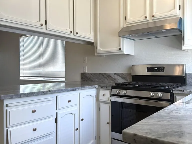 1310 Loughborough Dr — Photo 12