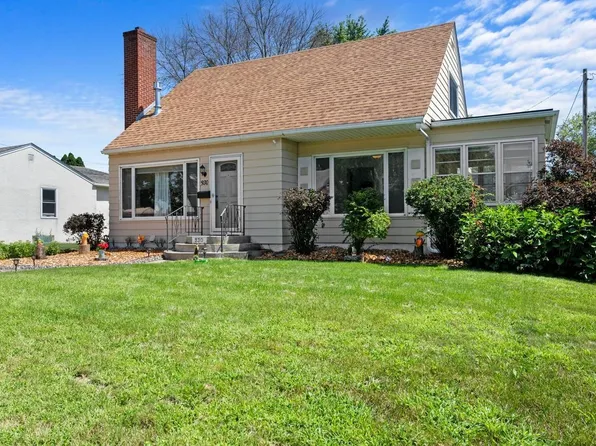 930 Ruth St N, Saint Paul, MN 55119