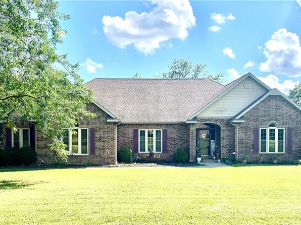12364 E Outpost Cir, Nevada, MO 64772