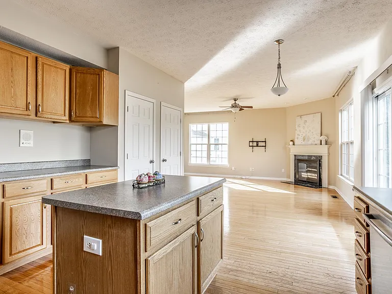 6765 Woodcliff Cir — Photo 9