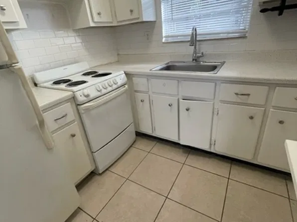 5926 Thomas St, Hollywood, FL 33021