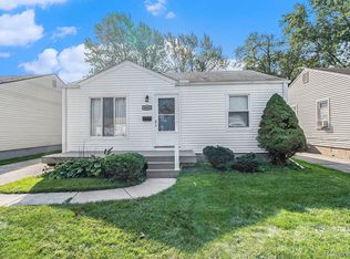 29007 Elmwood St, Garden City, MI 48135