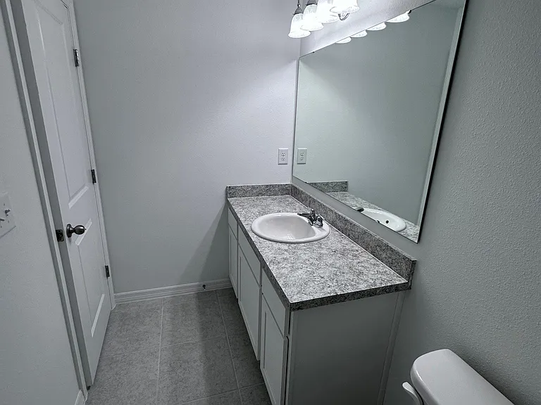 189 Mandovi St — Photo 38