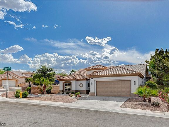 3rd image of 2501 Sandilands Dr