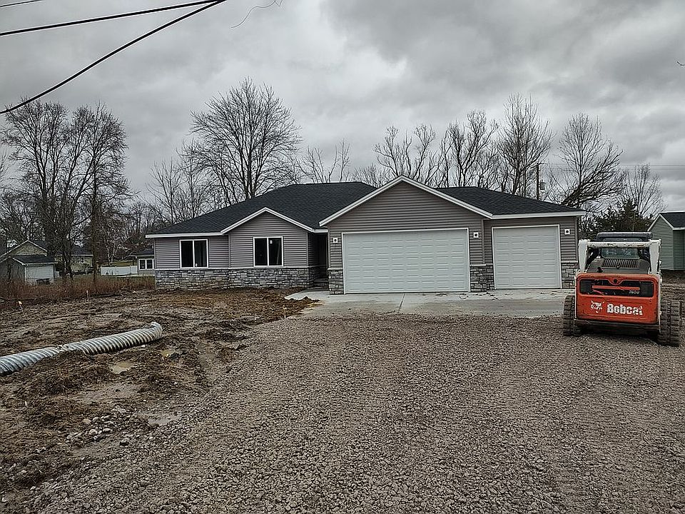 1st image of 4421 River Rd