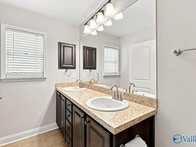 5015 Montauk Trl SE — Photo 22