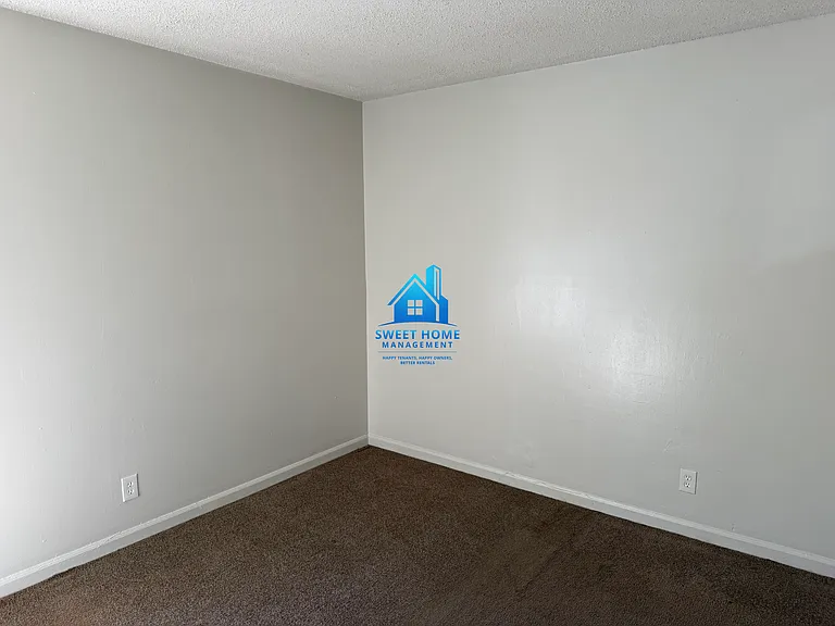 Ridge Pointe Apartments — Photo 8