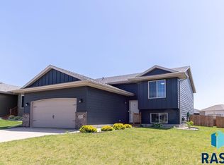 8009 W Vista Park St, Sioux Falls, SD 57106