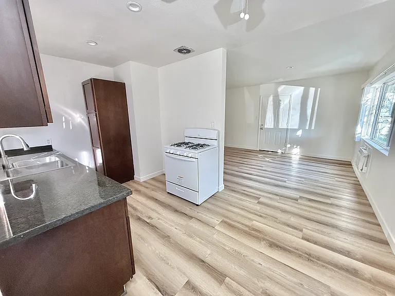 7107 Fulton Ave #3 — Photo 4