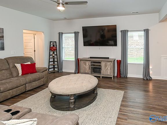 4th image of 3226 Southfield Ln