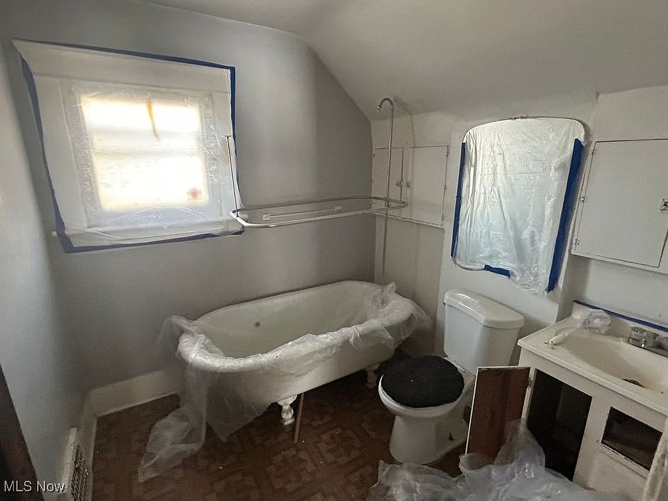 2nd image of 968 Owen Ave
