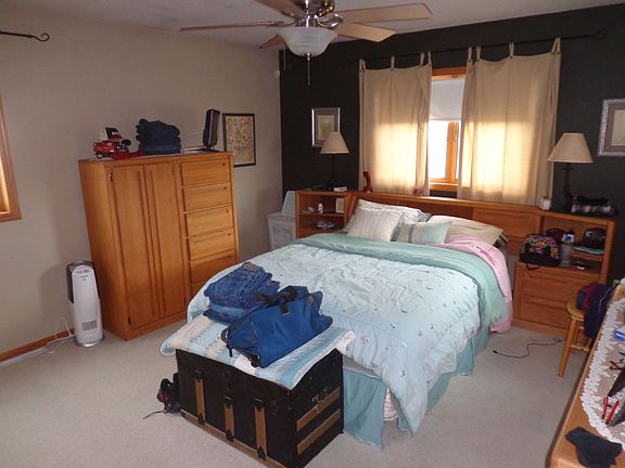 4th image of 871 S Lake Dr