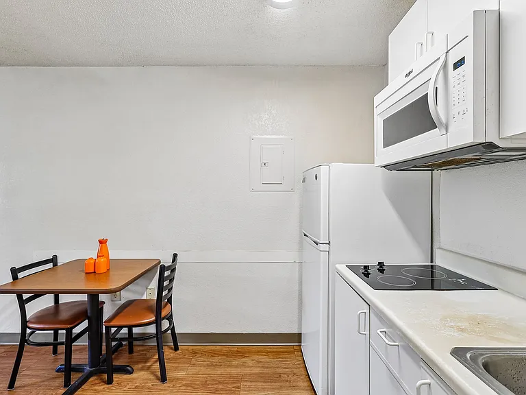 11457 Chester Rd — Photo 7