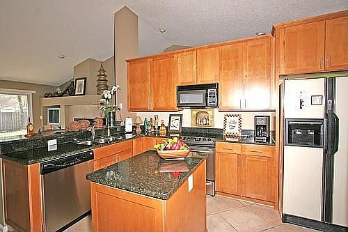 Kitchen w/Island