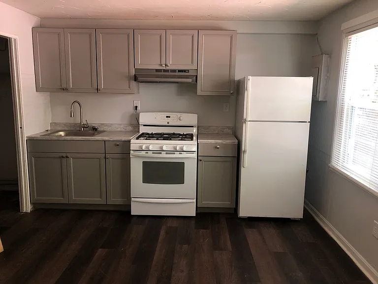 2563 Southdene Ave — Photo 4