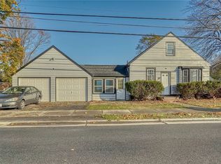 165 Cabot Rd, Rochester, NY 14626