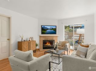 9750 Greenwood Ave N APT 204, Seattle, WA