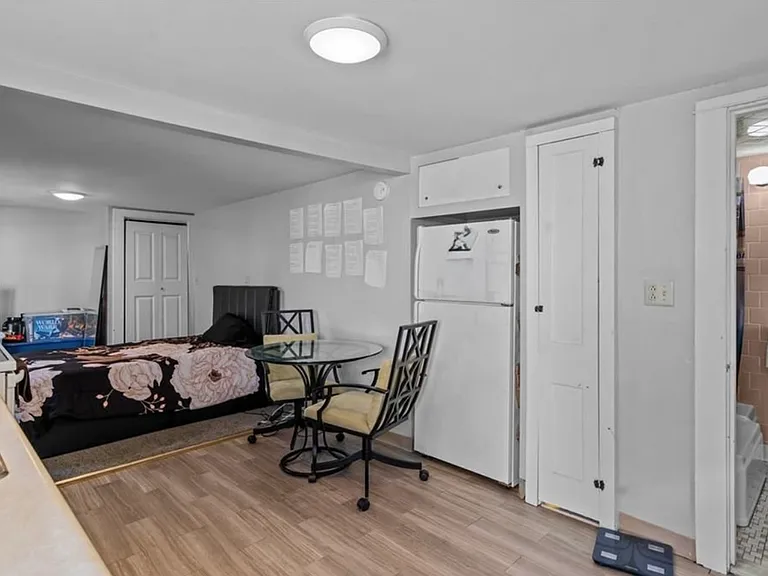 21 Plymouth St — Photo 6