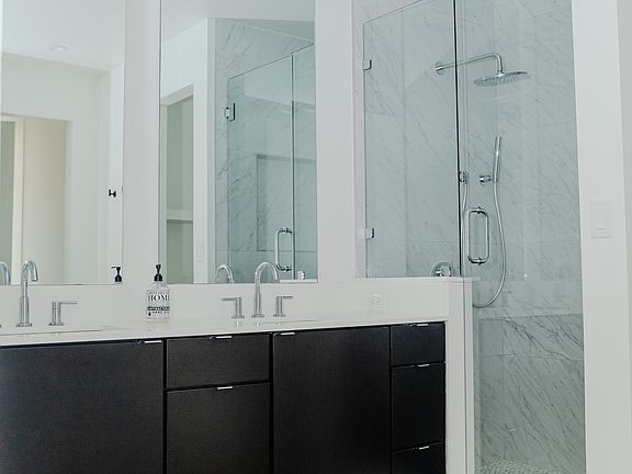 2nd image of 4707 Algiers St #102