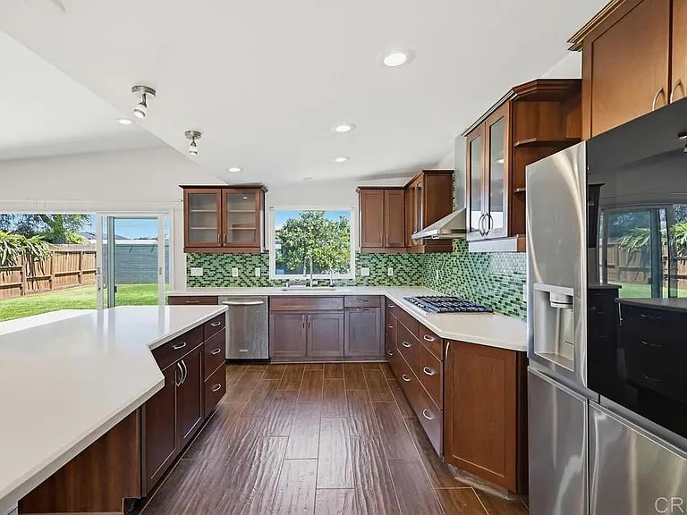 834 Holly Ave — Photo 18