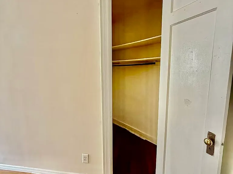 1402 W 4th St #D16 — Photo 9