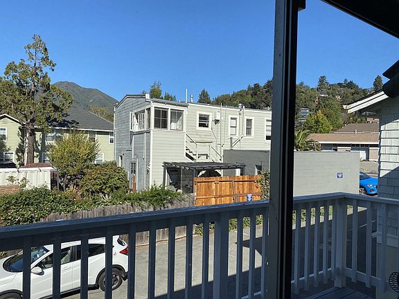 5th image of 146 E Blithedale Ave