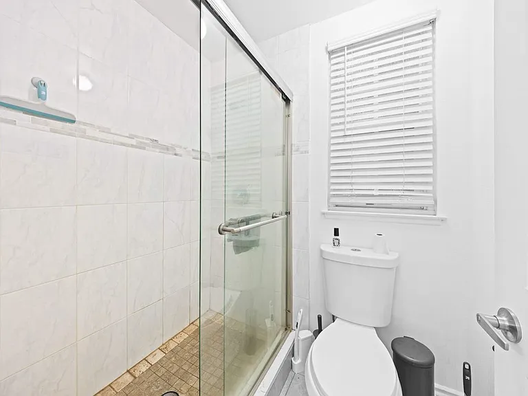 17612 Webster Ave — Photo 6