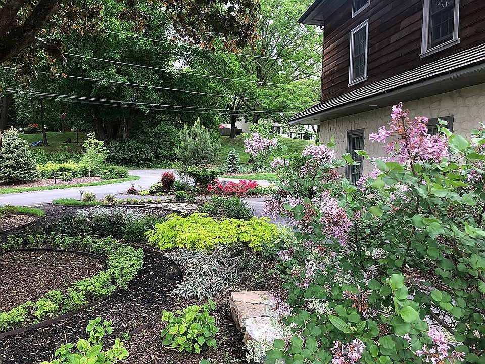 2nd image of 918 Tyson Dr