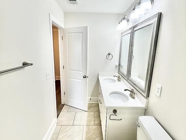 1102 Cavil Hollins Ct — Photo 40