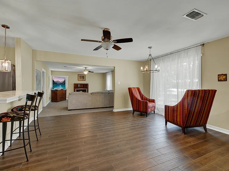 208 Reimer Ave — Photo 22