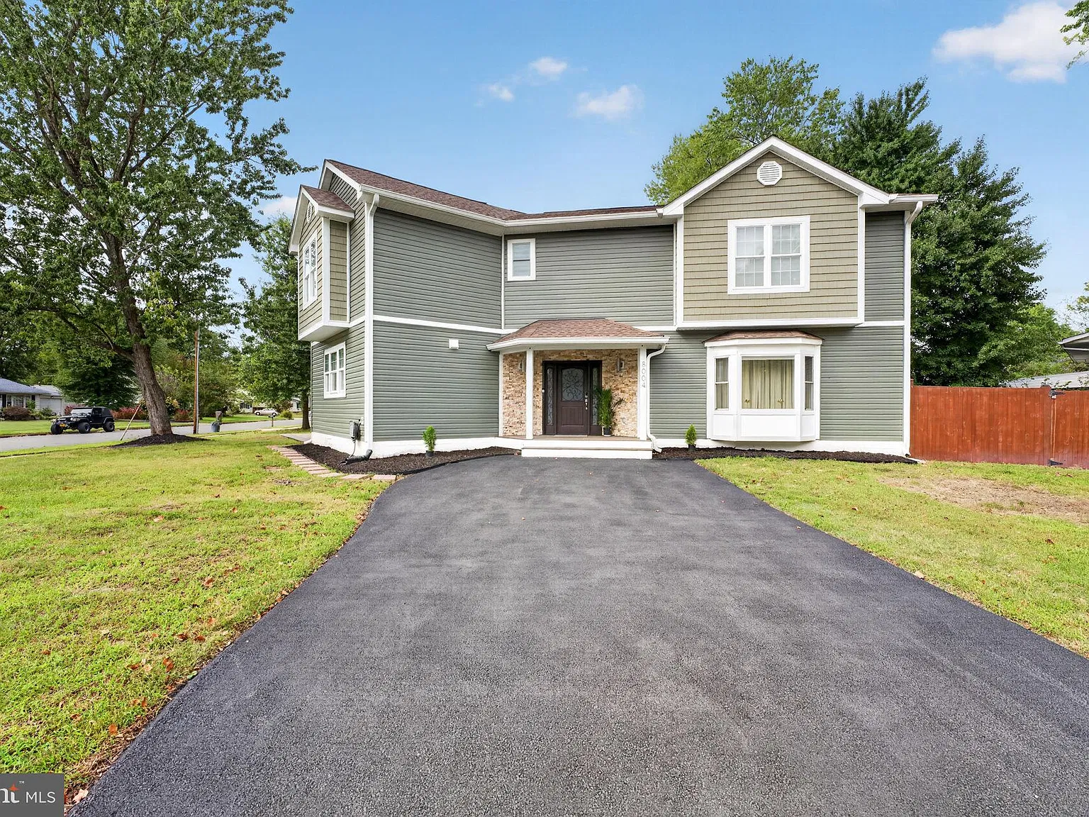 5 bed, 4.5 bath, 3576 sqft, $4,800 — Photo 3