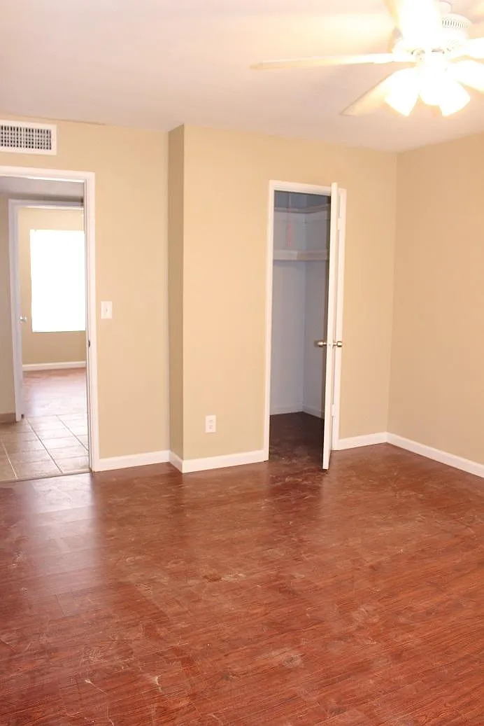 4 bed, 1600 sqft, $2,400 — Photo 3