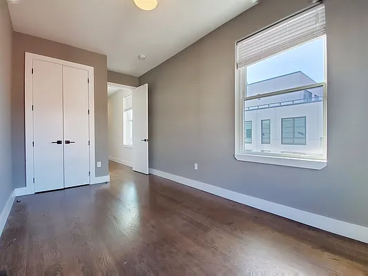 Rented by Sunshine Management Group, LLC | media 32