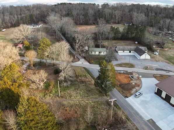 1585 E Reed Rd, La Fayette, GA 30728