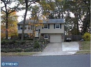 27 Greenbriar Rd, Turnersville, NJ 08012