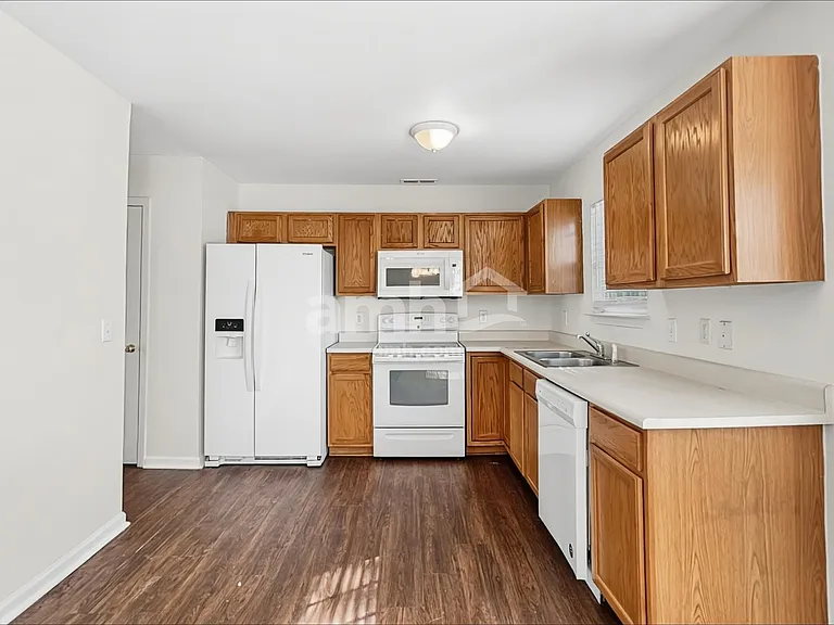 117 Rock Glen Ct — Photo 3