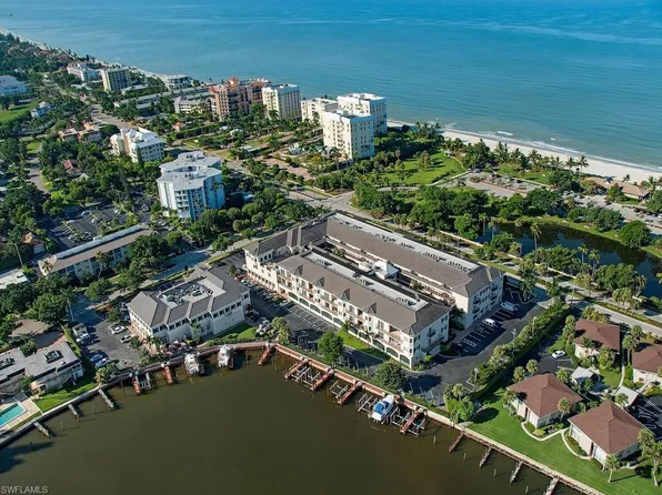 1400 Gulf Shore BLVD N #211, NAPLES, FL 34102