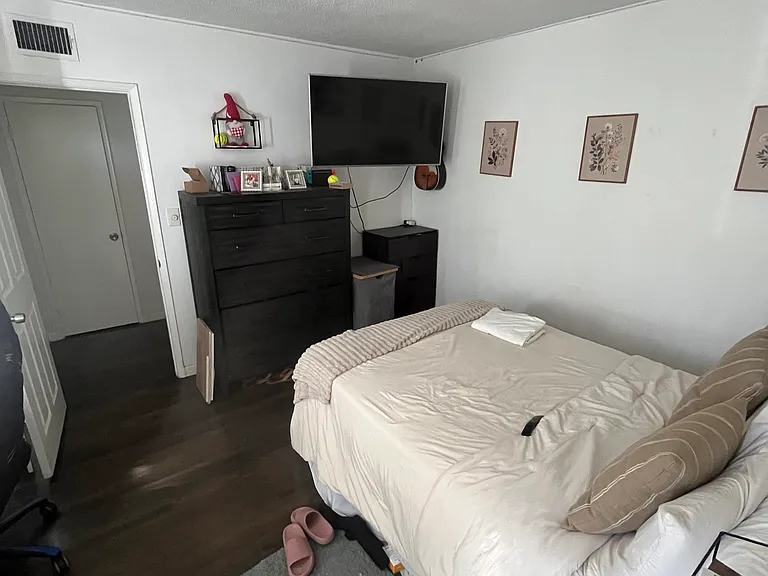 7880 La Castana Way — Photo 6