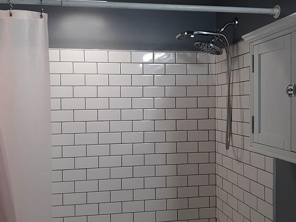 3rd image of 640 E College St