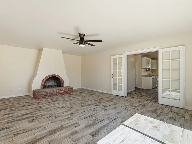 209 E McMurray Blvd — Photo 16