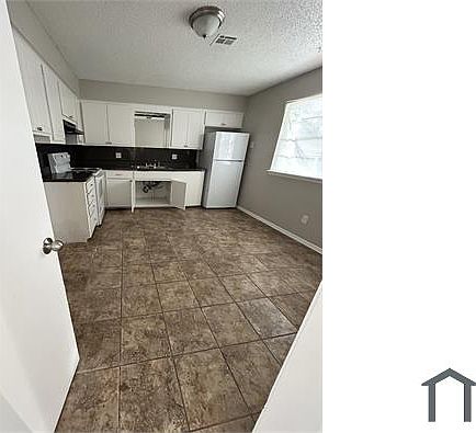 3rd image of 7021 NW 12th St